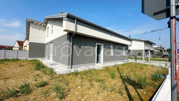 casa indipendente in vendita a Zevio