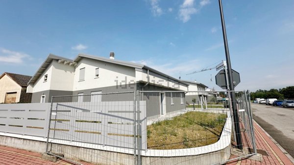 casa indipendente in vendita a Zevio