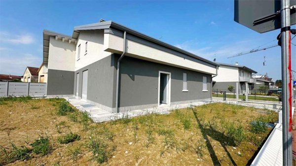 casa indipendente in vendita a Zevio