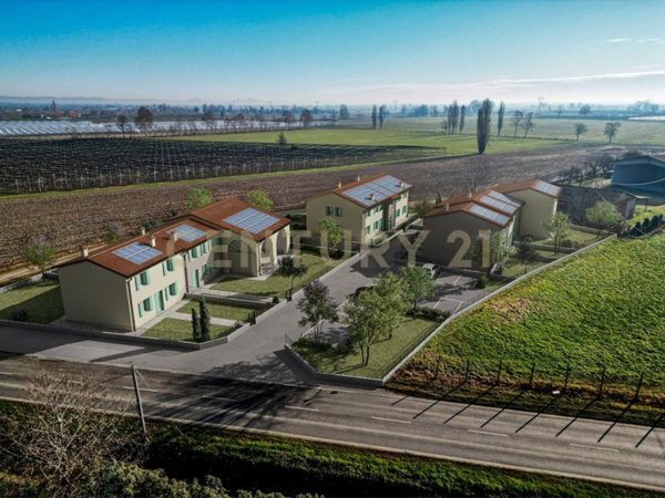 appartamento in vendita a Zevio in zona Santa Maria