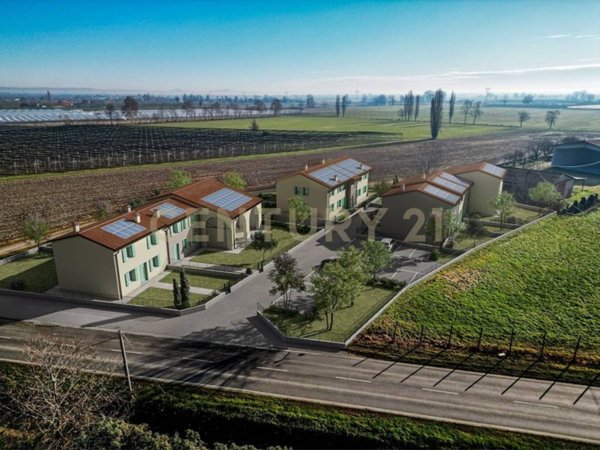 appartamento in vendita a Zevio in zona Santa Maria