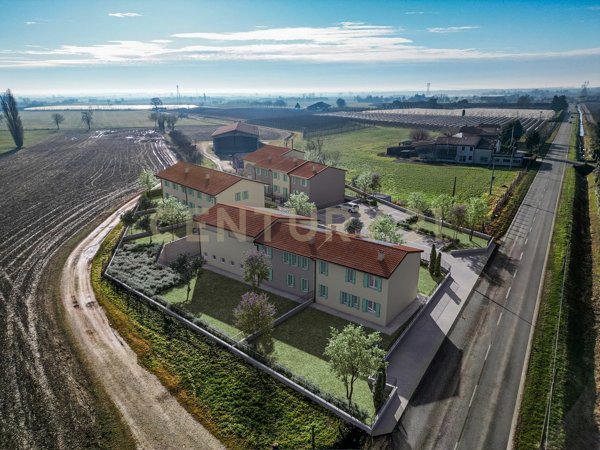 casa indipendente in vendita a Zevio