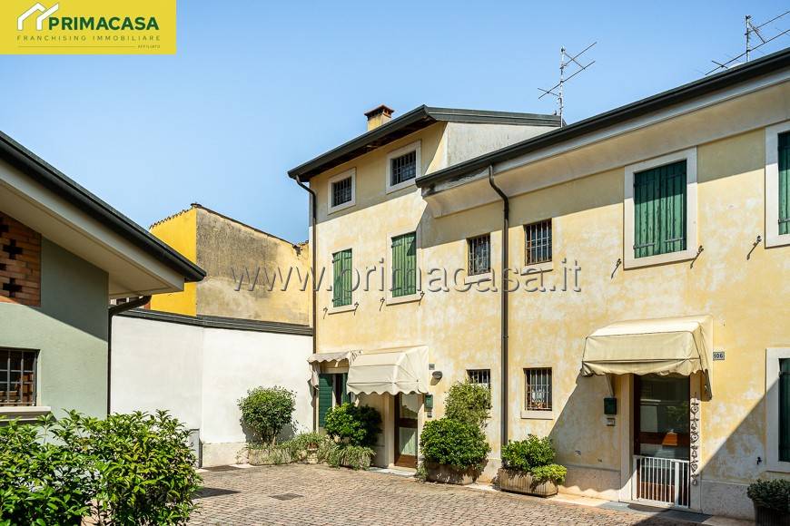 casa indipendente in vendita a Zevio in zona Santa Maria
