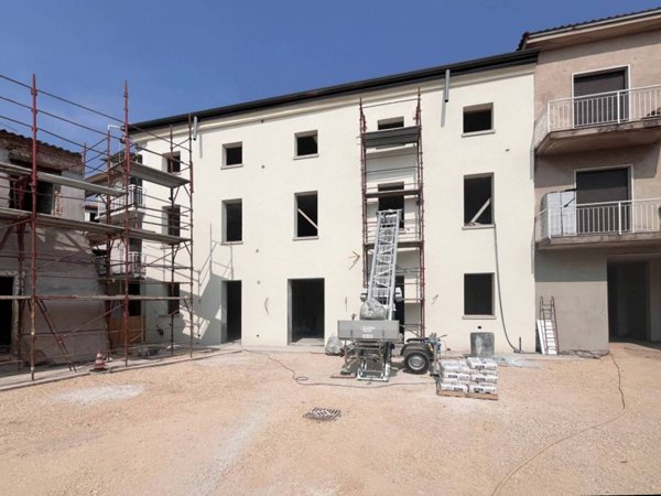 appartamento in vendita a Zevio in zona Santa Maria