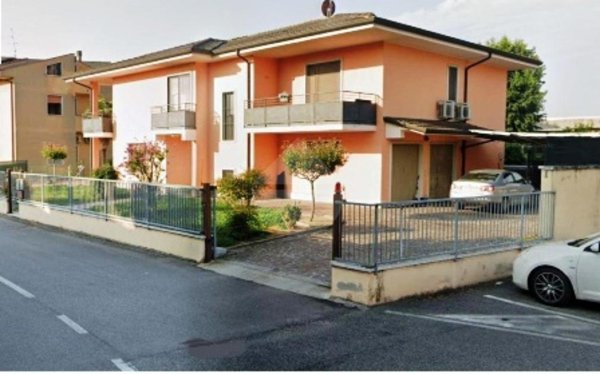 casa indipendente in vendita a Zevio