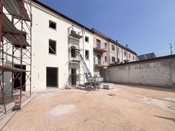 appartamento in vendita a Zevio in zona Santa Maria