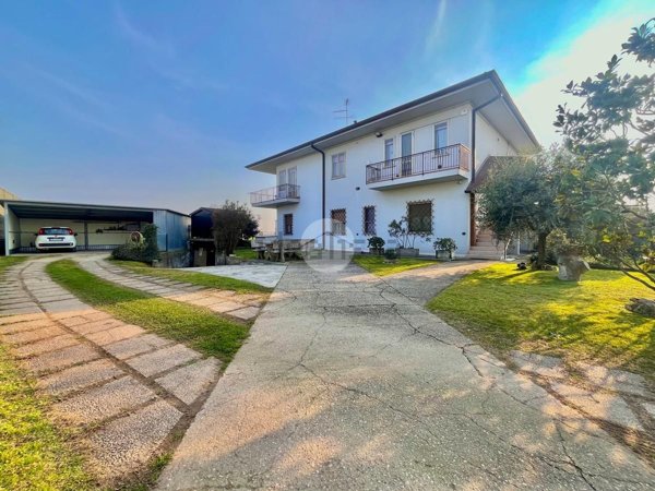casa indipendente in vendita a Zevio in zona Santa Maria
