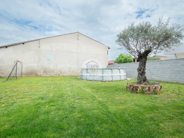 casa indipendente in vendita a Zevio in zona Santa Maria