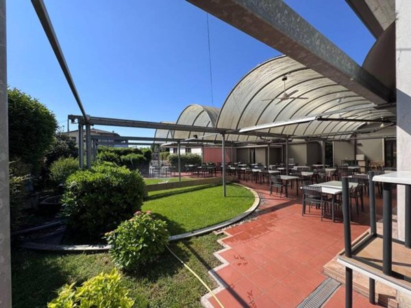 negozio in vendita a Zevio in zona Campagnola