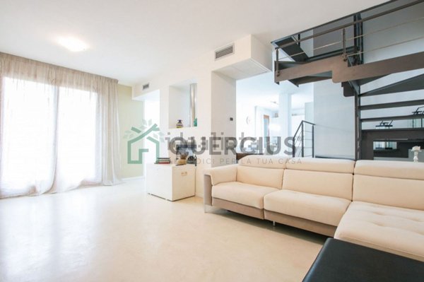 casa semindipendente in vendita a Zevio in zona Perzacco