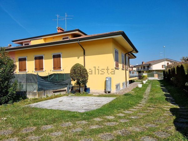casa indipendente in vendita a Zevio
