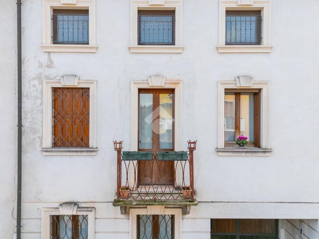 casa indipendente in vendita a Zevio in zona Santa Maria