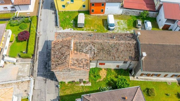 casale in vendita a Zevio in zona Perzacco