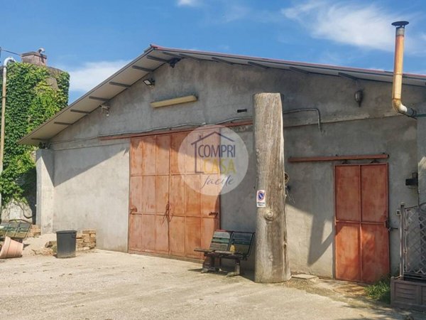 locale commerciale in vendita a Zevio