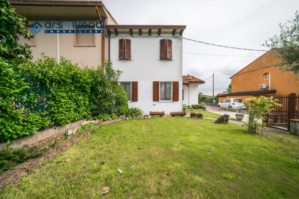 casa indipendente in vendita a Zevio in zona Campagnola