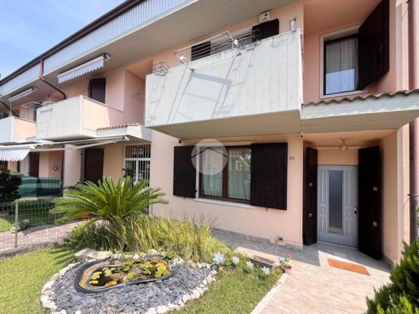 casa indipendente in vendita a Zevio in zona Campagnola