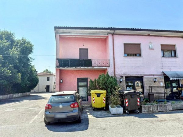 appartamento in vendita a Zevio in zona Volon