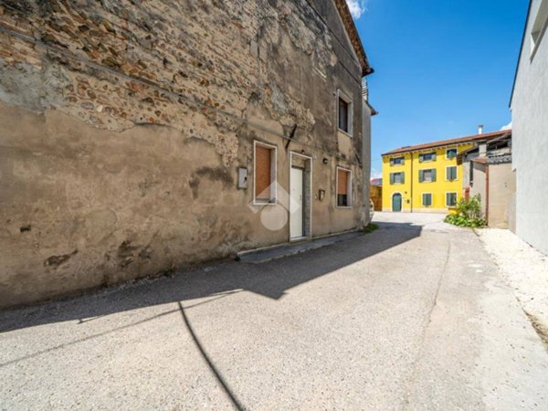 casa indipendente in vendita a Zevio in zona Santa Maria