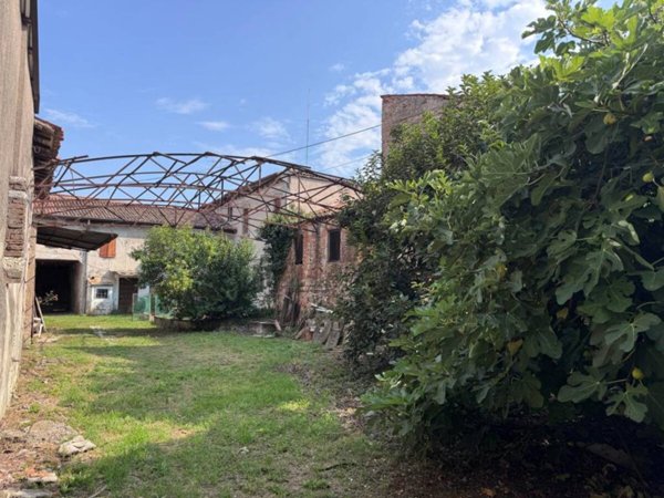 casa indipendente in vendita a Zevio in zona Santa Maria