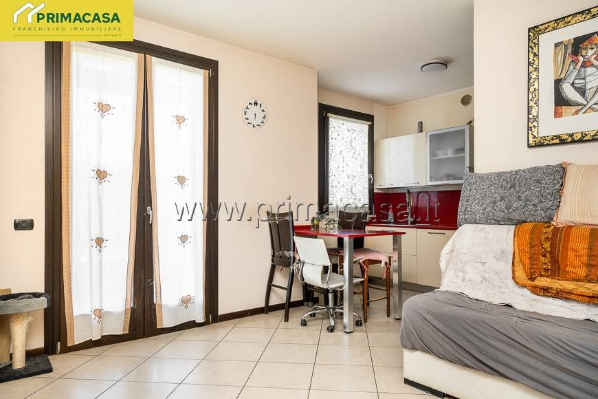 appartamento in vendita a Zevio in zona Perzacco