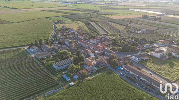 casa indipendente in vendita a Zevio in zona Volon