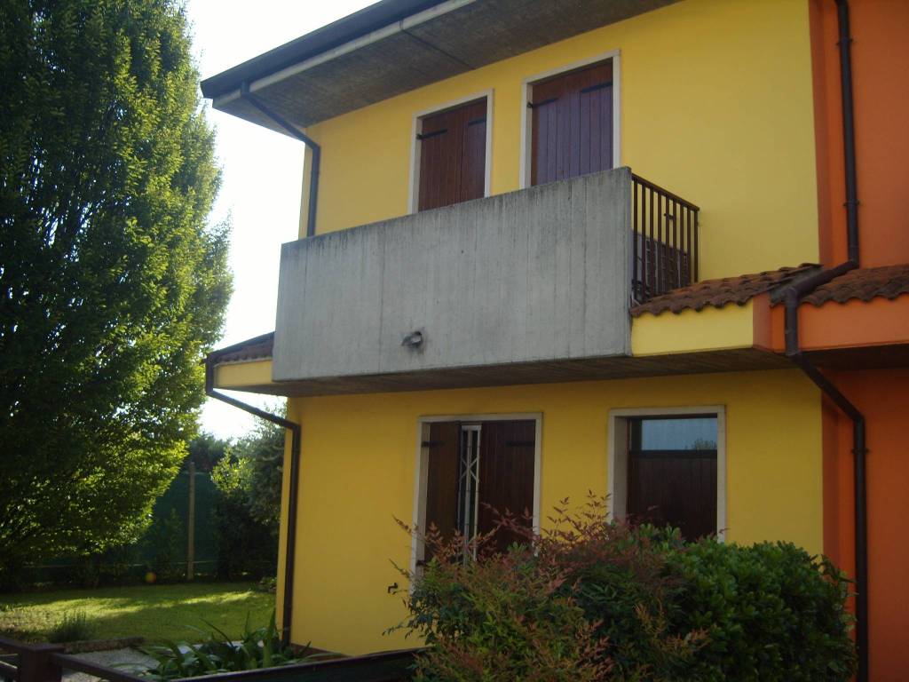 casa indipendente in vendita a Zevio in zona Campagnola