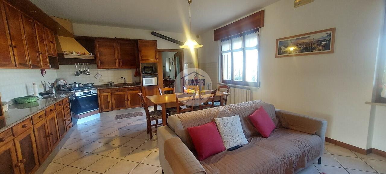 appartamento in vendita a Zevio in zona Santa Maria