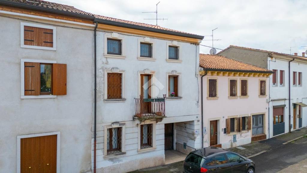 casa indipendente in vendita a Zevio