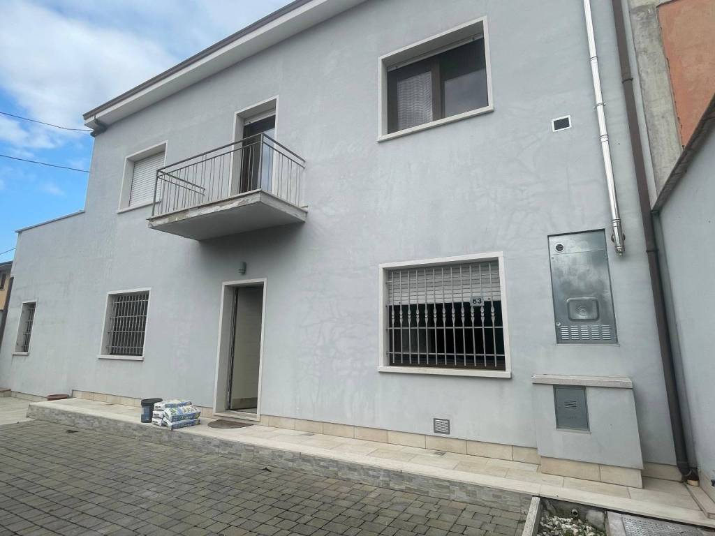 casa indipendente in vendita a Zevio in zona Campagnola