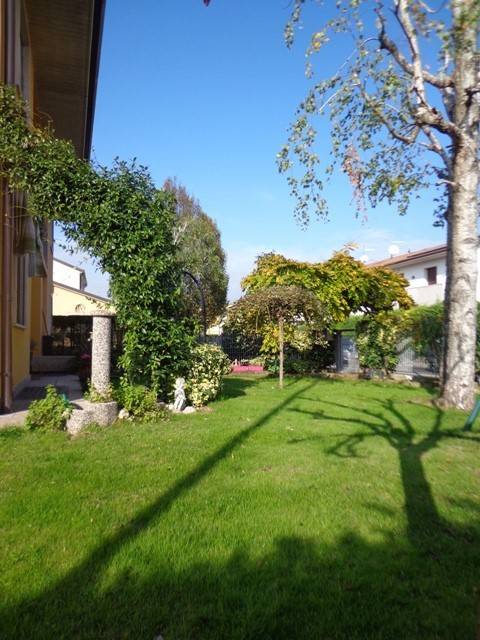 casa indipendente in vendita a Zevio in zona Campagnola