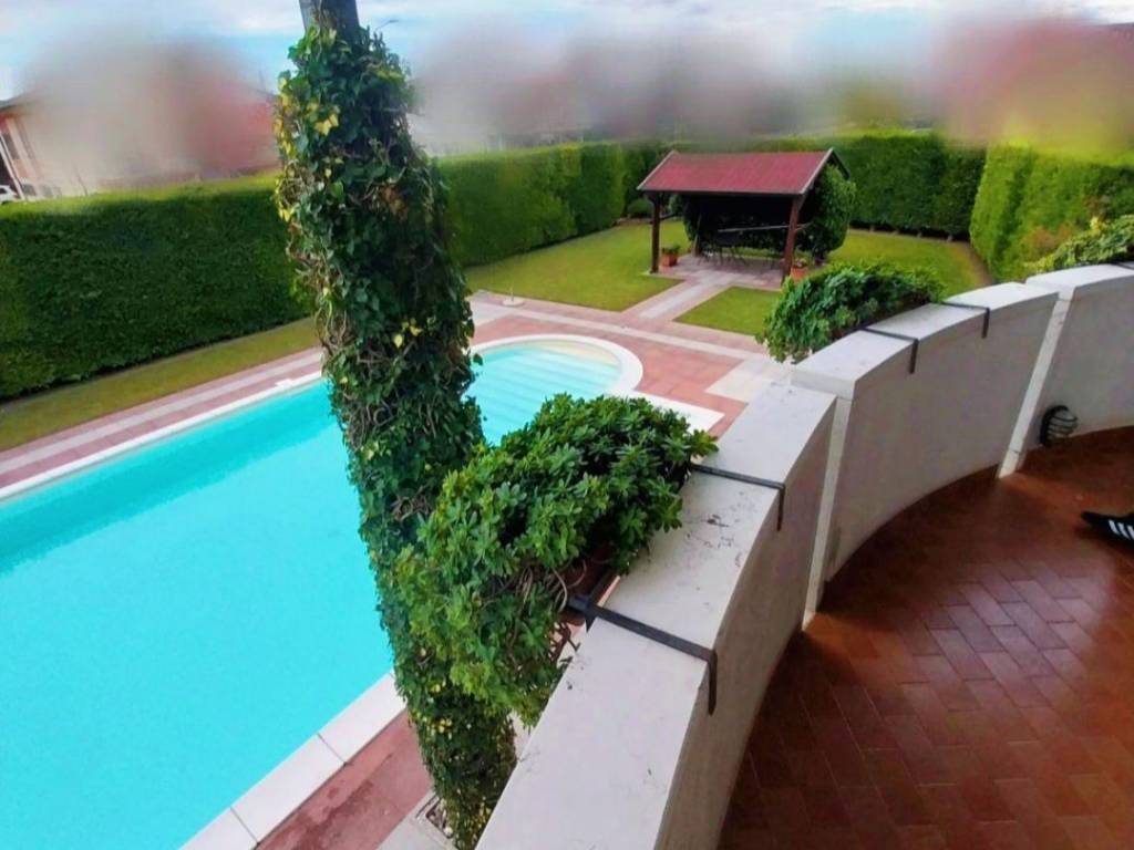 casa indipendente in vendita a Zevio in zona Volon