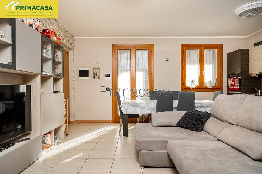 appartamento in vendita a Zevio in zona Santa Maria