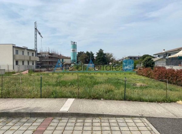 terreno edificabile in vendita a Zevio in zona Campagnola