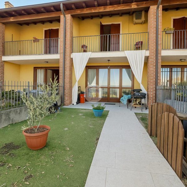 casa indipendente in vendita a Zevio in zona Santa Maria