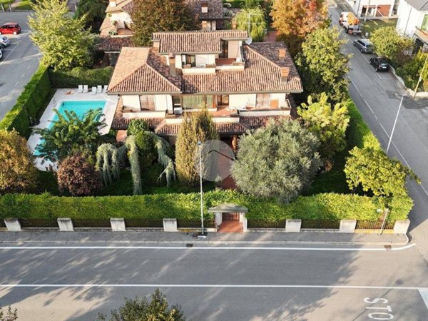 casa indipendente in vendita a Zevio in zona Santa Maria