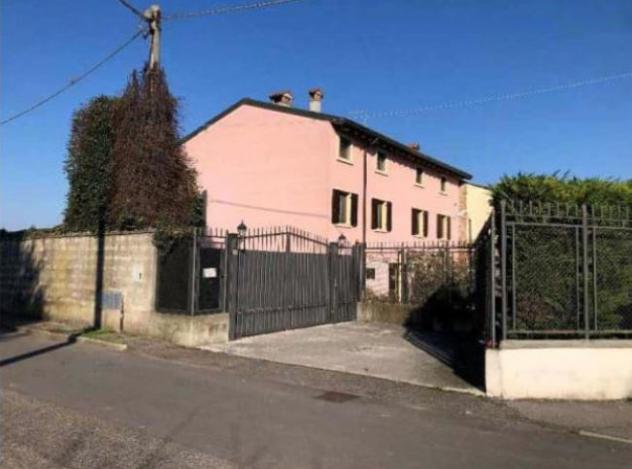 casa indipendente in vendita a Zevio in zona Santa Maria
