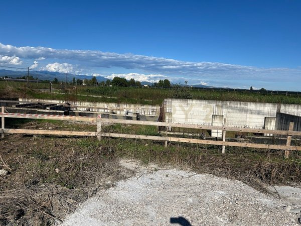 casa indipendente in vendita a Zevio in zona Santa Maria