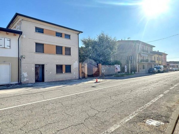casa indipendente in vendita a Zevio in zona Santa Maria