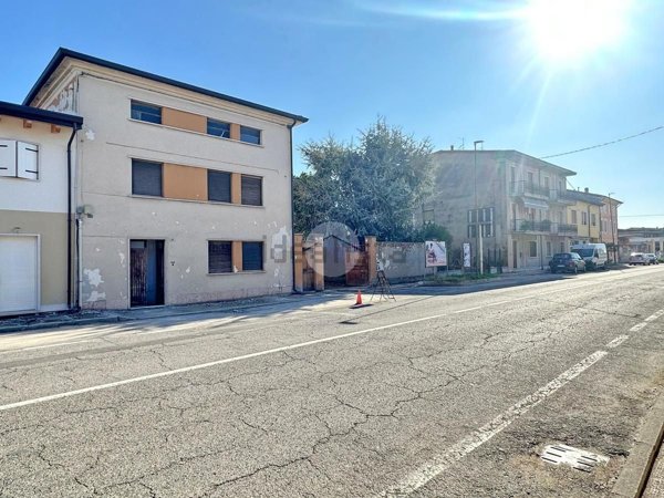 casa indipendente in vendita a Zevio