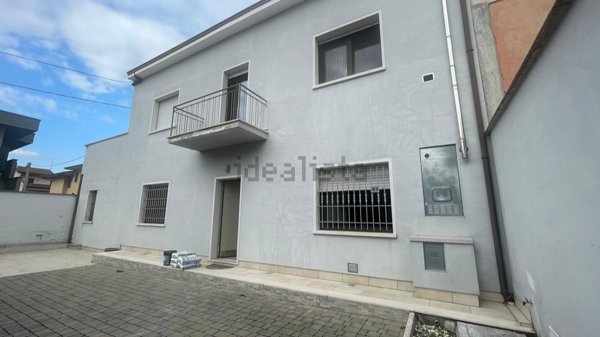 casa indipendente in vendita a Zevio in zona Campagnola