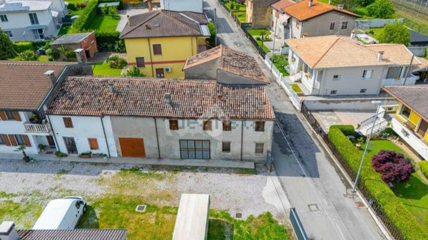 casale in vendita a Zevio in zona Perzacco