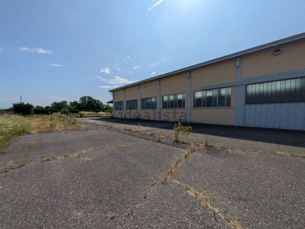 capannone in vendita a Zevio