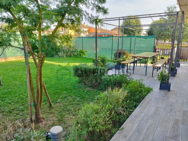 appartamento in vendita a Zevio in zona Santa Maria