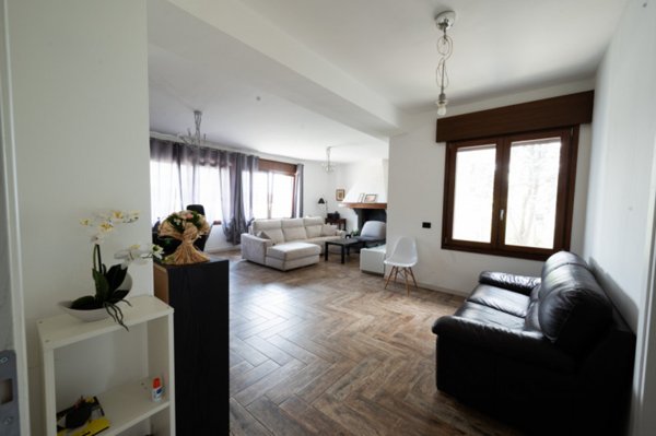 casa indipendente in vendita a Zevio in zona Campagnola