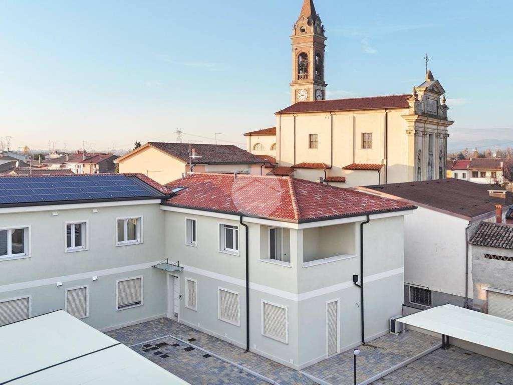 appartamento in vendita a Zevio in zona Perzacco