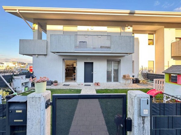 casa indipendente in vendita a Zevio in zona Campagnola