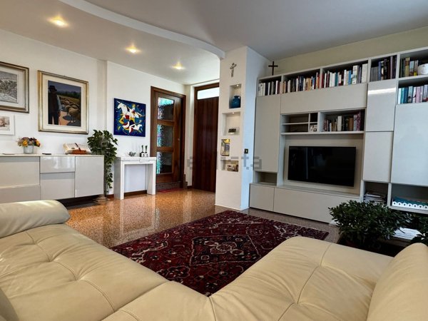 casa indipendente in vendita a Zevio in zona Santa Maria