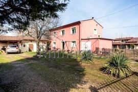 casa indipendente in vendita a Zevio in zona Perzacco