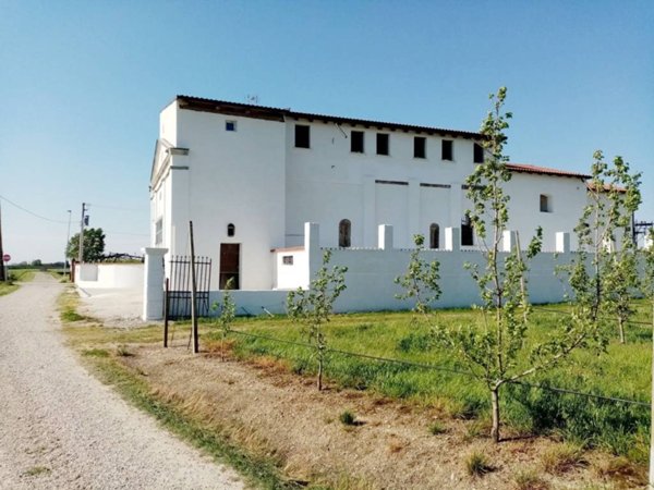 casa indipendente in vendita a Zevio in zona Volon