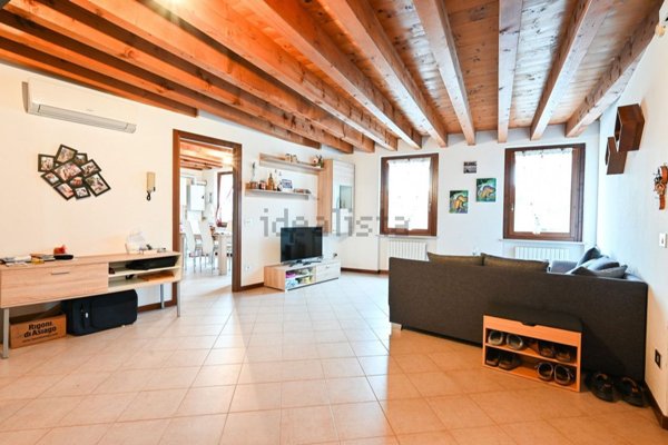 appartamento in vendita a Zevio in zona Santa Maria